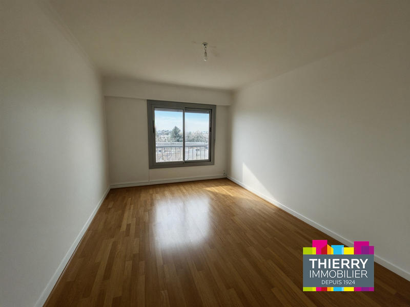 Appartement - 110 m² - 4 pièces