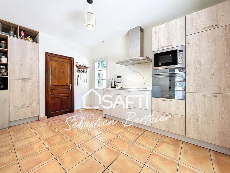 Maison de maîtres - 240 m² - 7 pièces