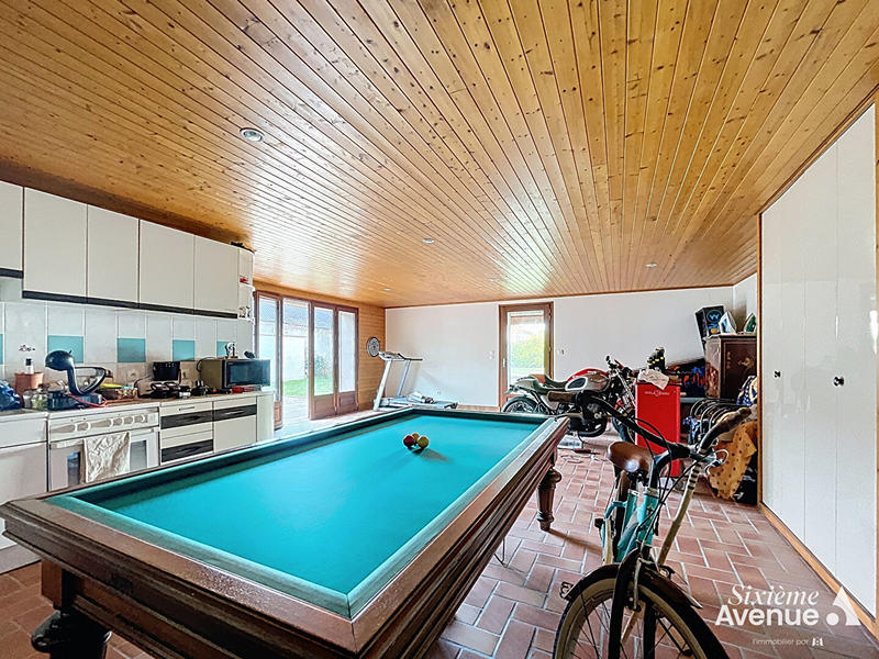 Maison - 359 m² - 8 pièces