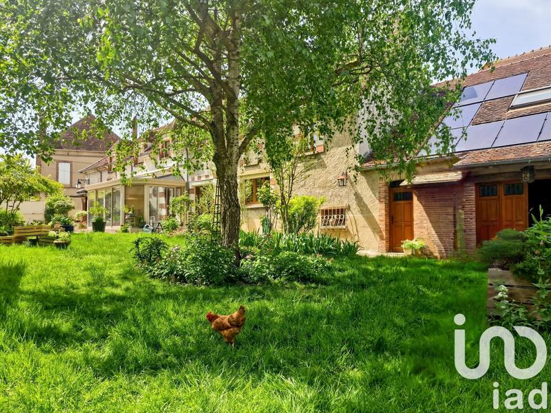 Maison - 211 m² - 8 pièces