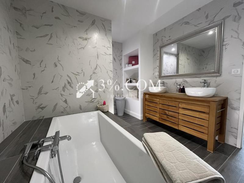 Villa - 185 m² - 6 pièces