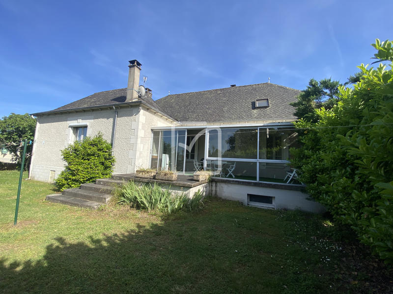 Maison - 168 m² - 9 pièces