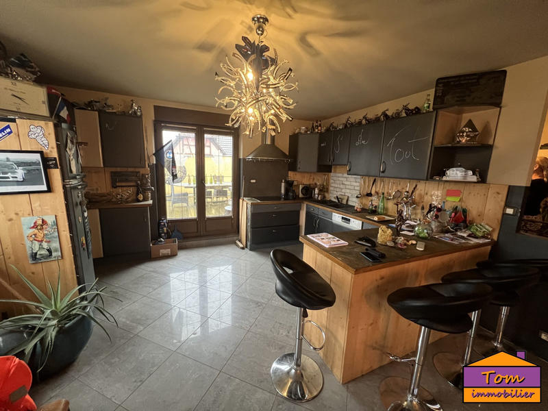 Maison traditionnelle - 260 m² - 7 pièces