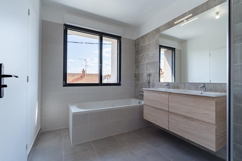 Maison - 92 m² - 6 pièces