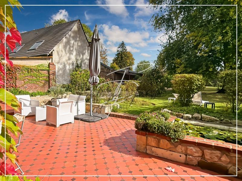 Demeure - 368 m² - 11 pièces