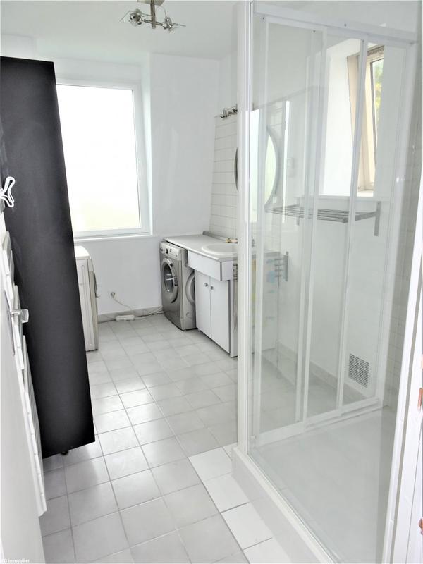 Maison - 240 m² - 9 pièces