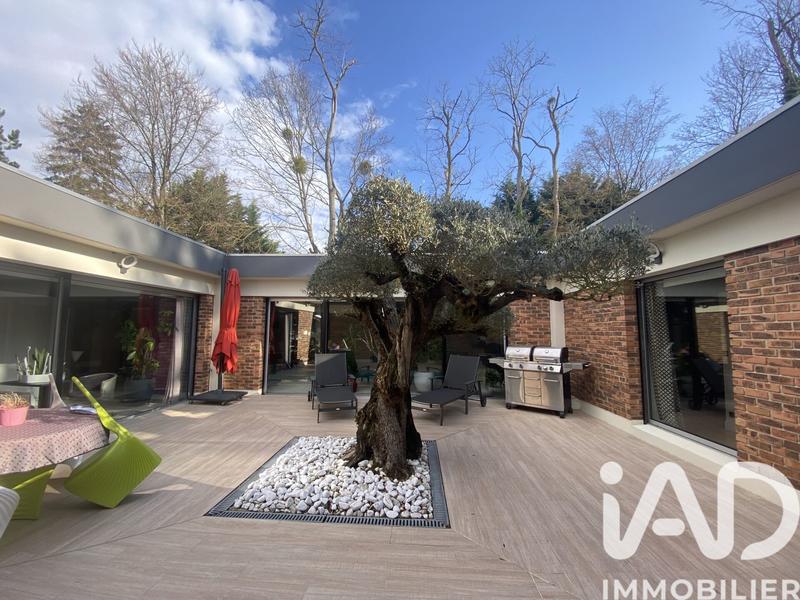 Maison de maîtres - 313 m² - 8 pièces