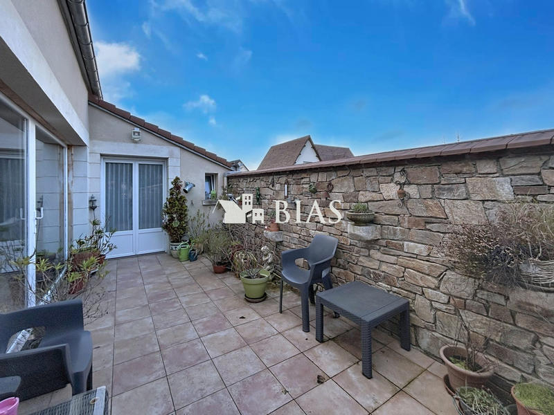 Maison - 300 m² - 7 pièces