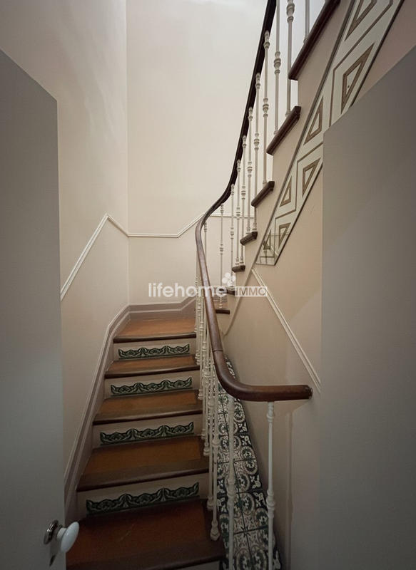 Duplex - 174 m² - 5 pièces