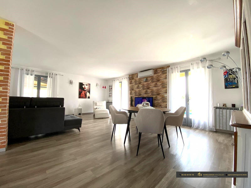 Maison - 99 m² - 4 pièces