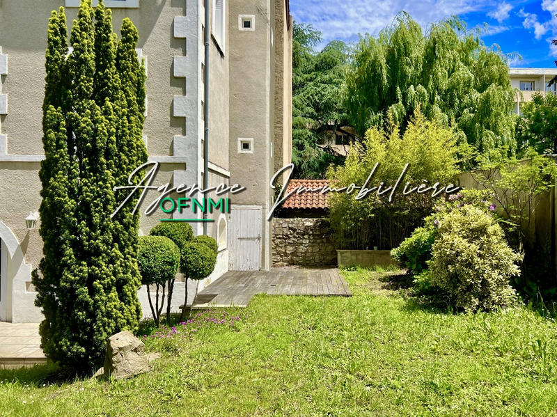 Propriété - 224 m² - 7 pièces