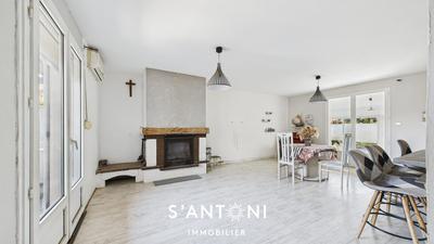 Maison - 180 m² - 7 pièces