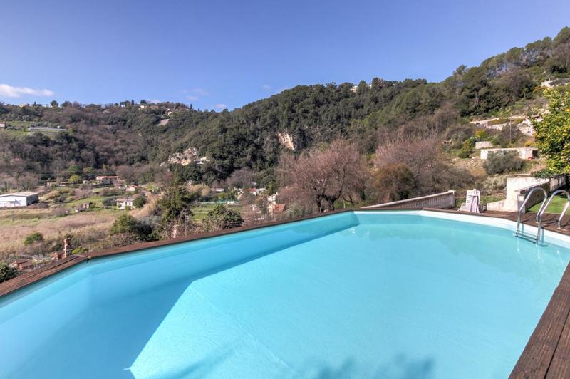 Maison - 193 m² - 5 pièces