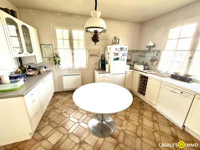 Maison traditionnelle - 204 m² - 9 pièces