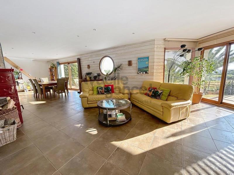 Maison - 216 m² - 9 pièces