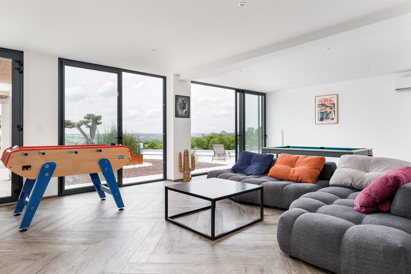 Maison - 230 m² - 7 pièces