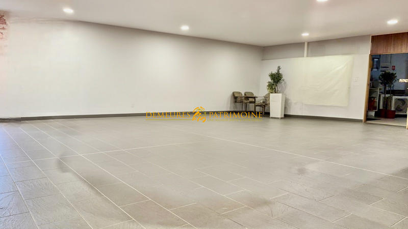 Local commercial - 154 m² - 3 pièces