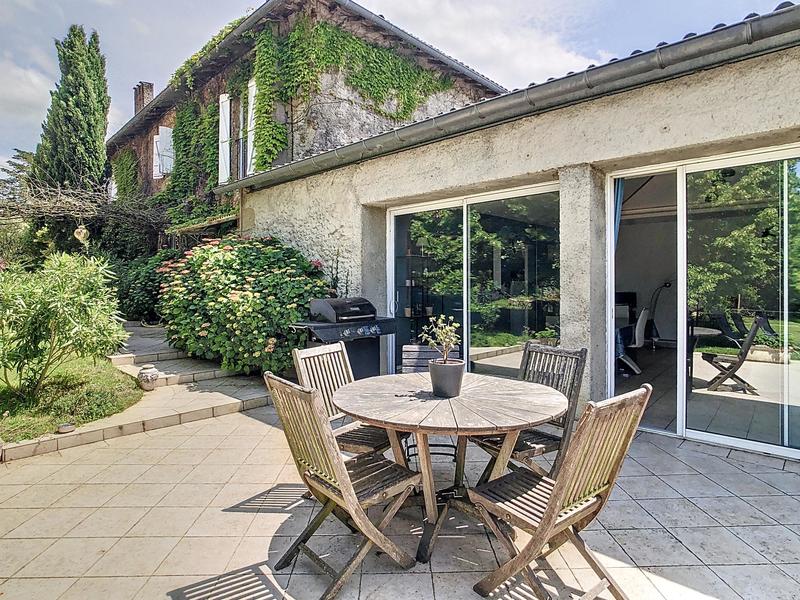Villa - 342 m² - 8 pièces