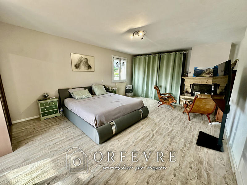 Maison - 182 m² - 8 pièces