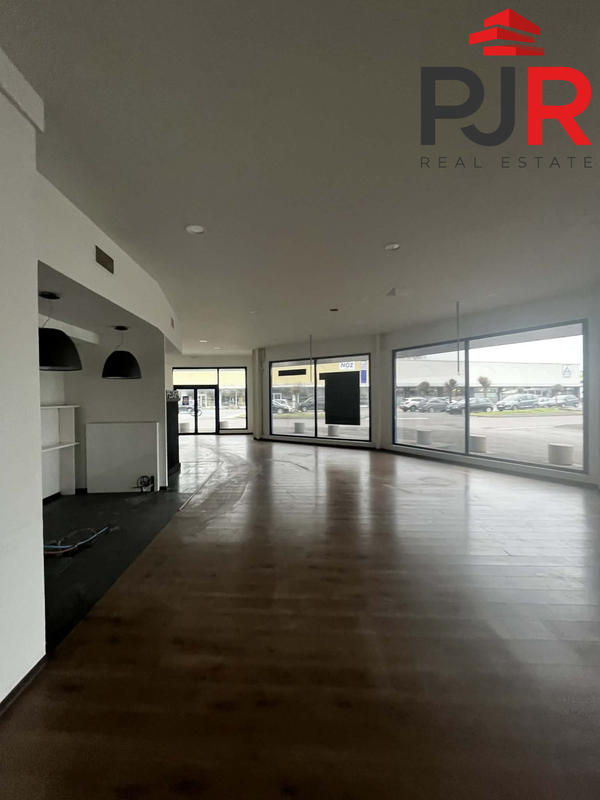 Local commercial - 306 m²