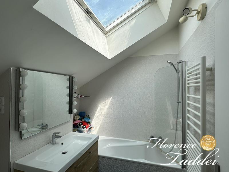 Maison - 140 m² - 6 pièces