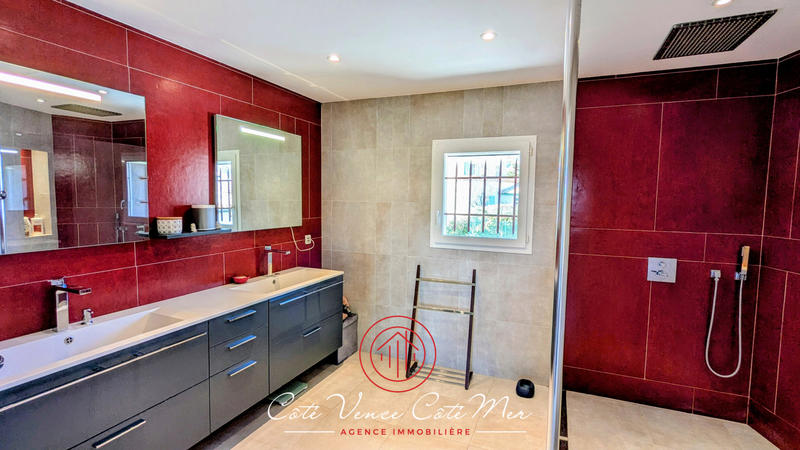 Maison - 181 m² - 5 pièces