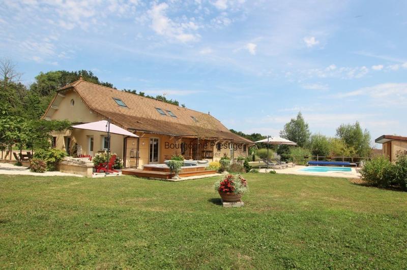 Propriété - 283 m² - 8 pièces