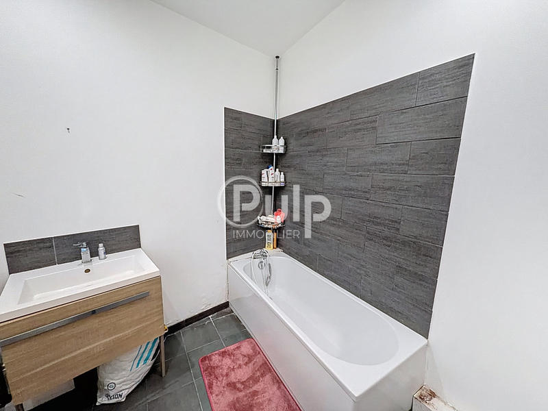 Maison - 85 m² - 5 pièces