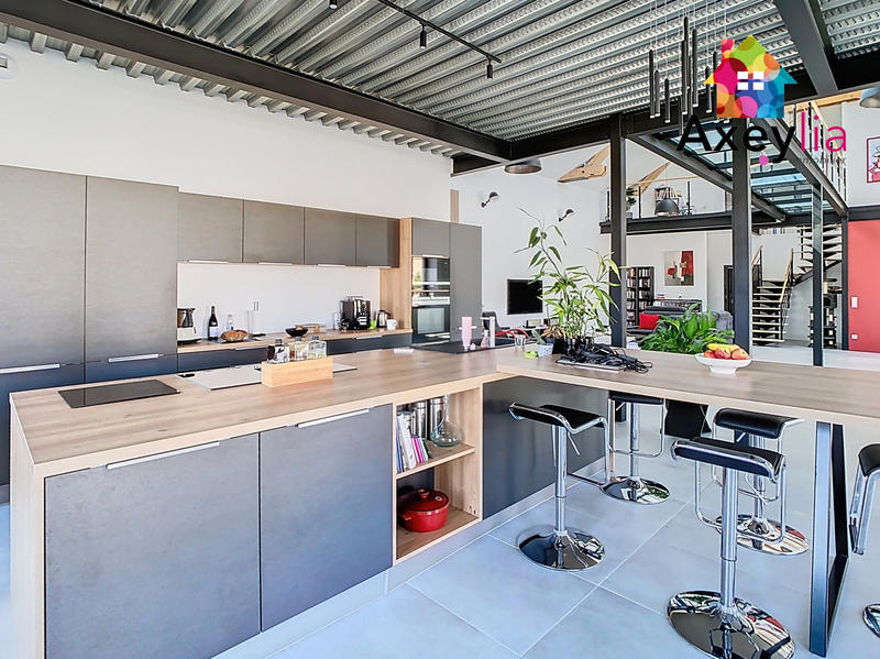 Loft - 278 m² - 5 pièces