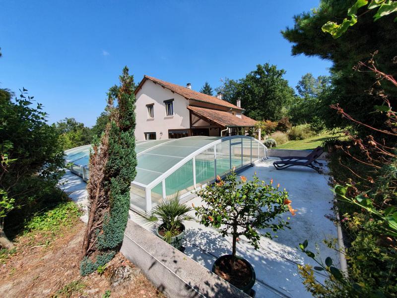 Maison - 240 m² - 8 pièces