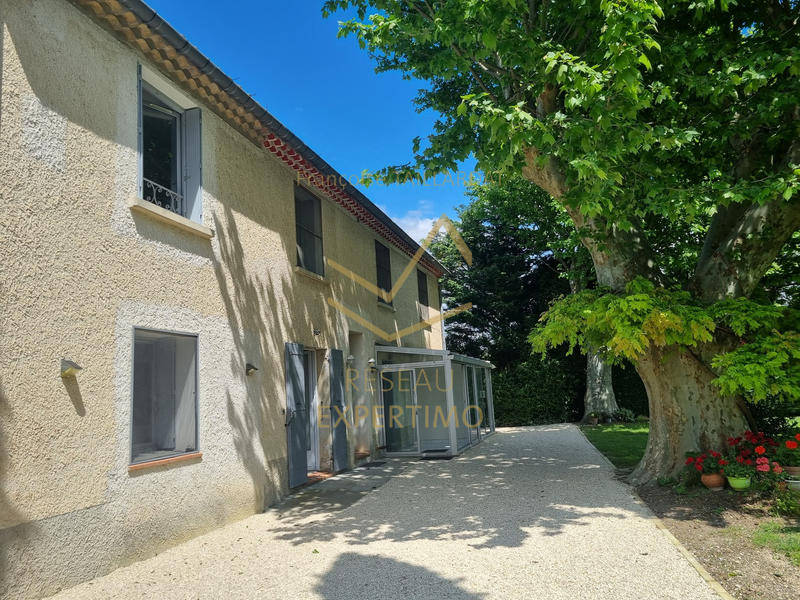 Maison - 223 m² - 12 pièces