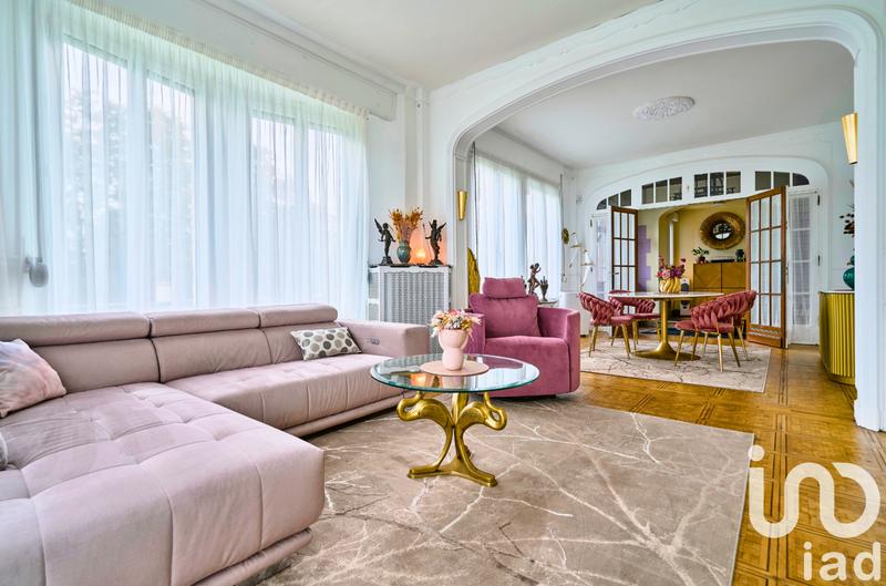 Maison - 270 m² - 11 pièces