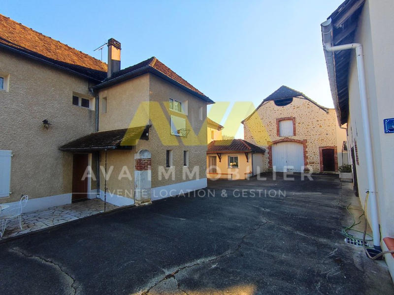 Propriété - 264 m² - 8 pièces