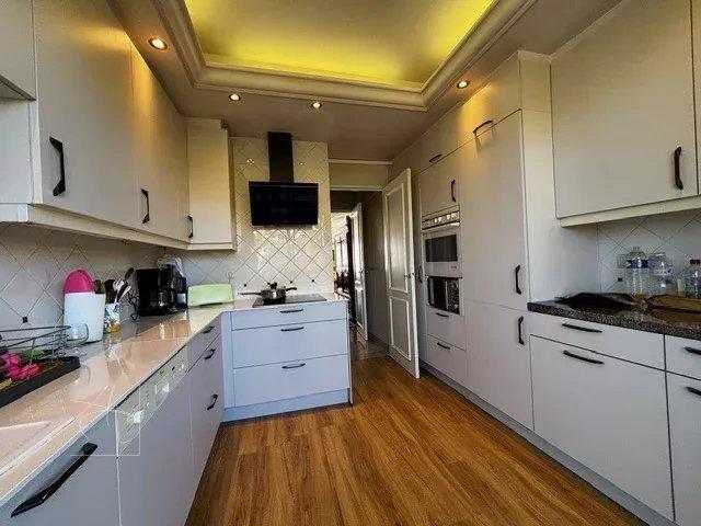 Appartement - 94 m² - 3 pièces