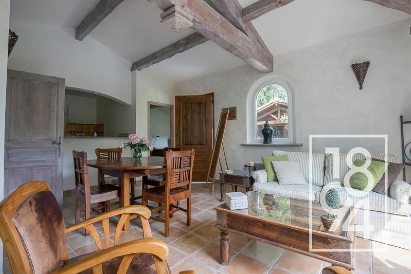 Villa - 261 m² - 7 pièces