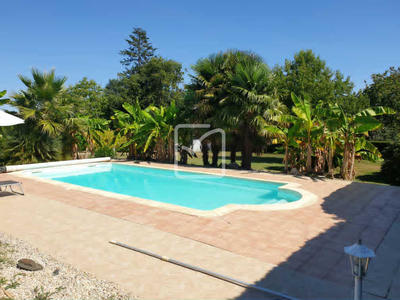 Maison - 180 m² - 7 pièces