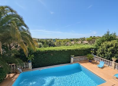 Maison - 136 m² - 4 pièces