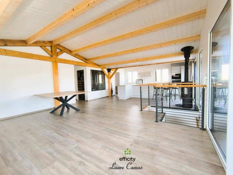 Maison - 213 m² - 6 pièces