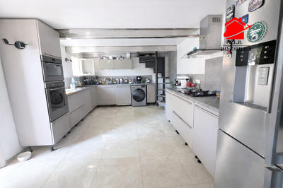 Maison - 175 m² - 5 pièces