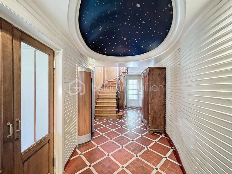 Propriété - 550 m² - 18 pièces