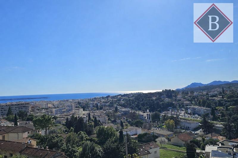 Appartement - 93 m² - 4 pièces