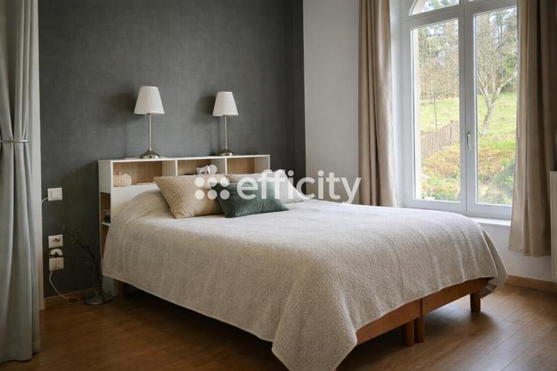 Maison - 254 m² - 9 pièces