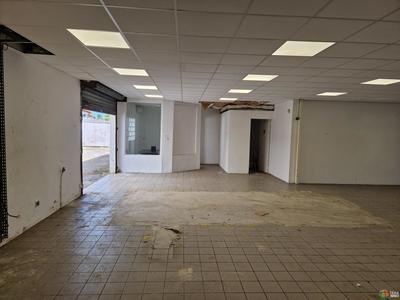 Local commercial - 240 m²