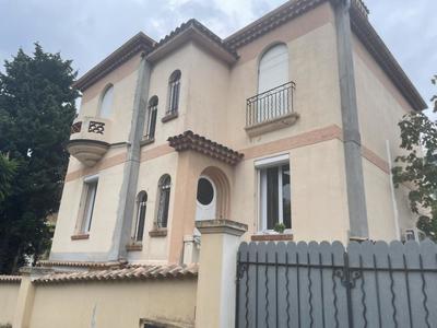 Villa - 220 m² - 9 pièces