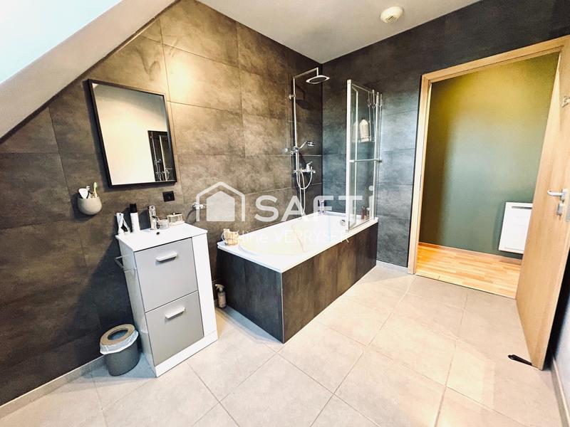 Maison - 166 m² - 9 pièces