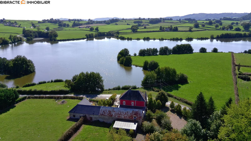 Maison - 250 m² - 8 pièces