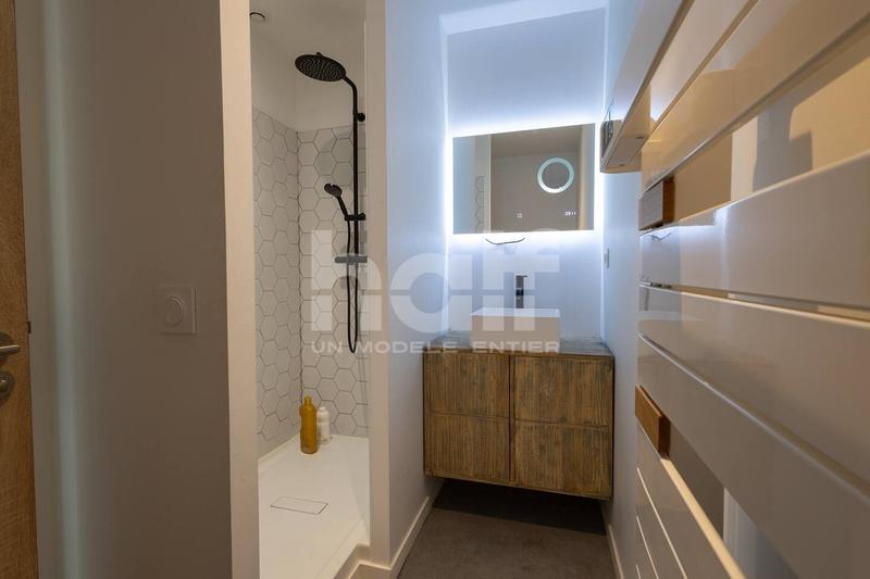 Villa - 221 m² - 6 pièces