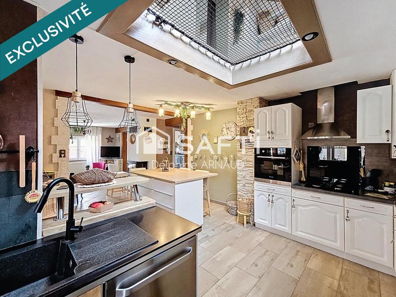 Maison - 285 m² - 10 pièces