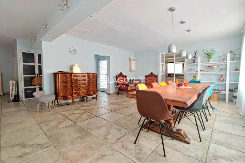 Propriété - 200 m²