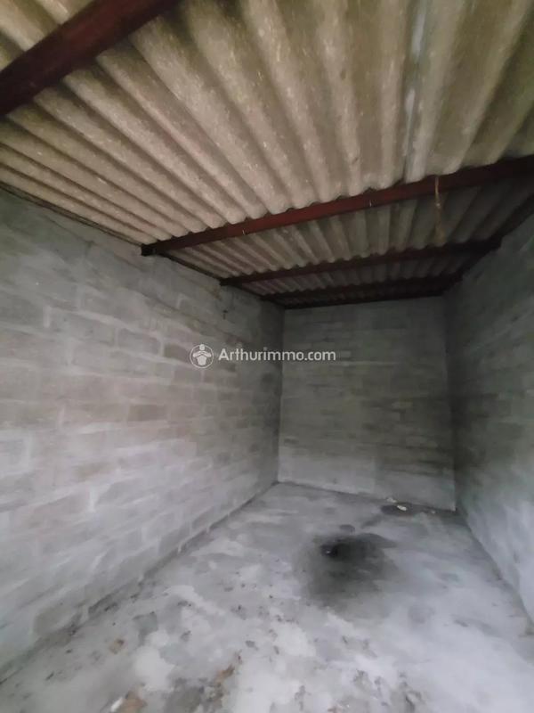 Parking / Garage - 18 m²